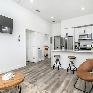 2br Spacious House In Heart Of West Holiday home Tampa